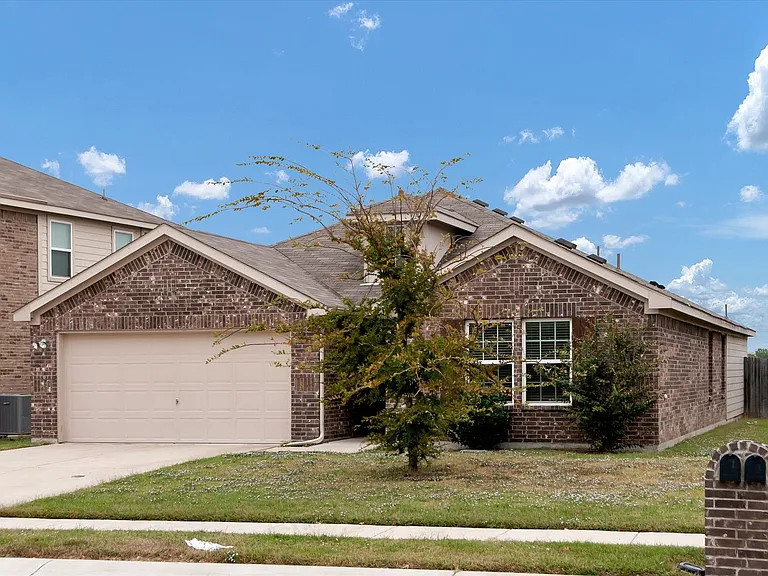 5100 Royal Springs Dr — Photo 1