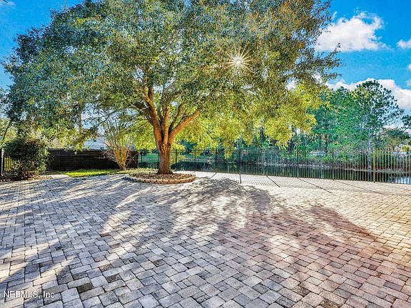 5th image of 293 Ivy Lakes Dr