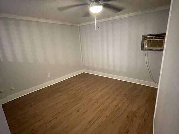 4th image of 1021 W College St