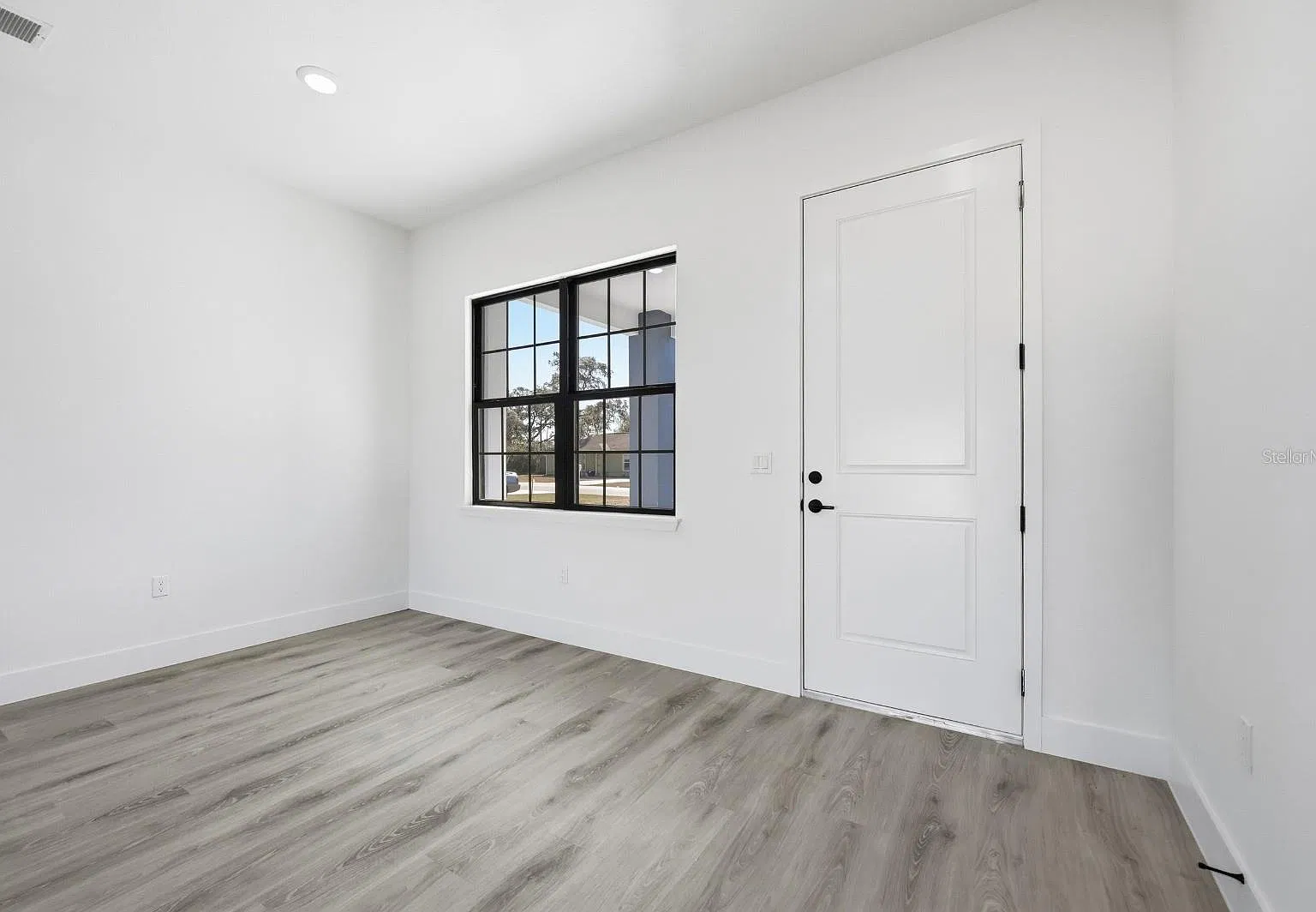 4 bed, 2896 sqft, $2,800 — Photo 3