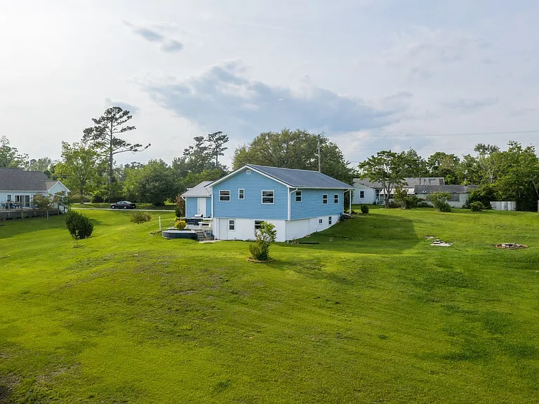 108 Hawkins Creek Ln — Photo 13