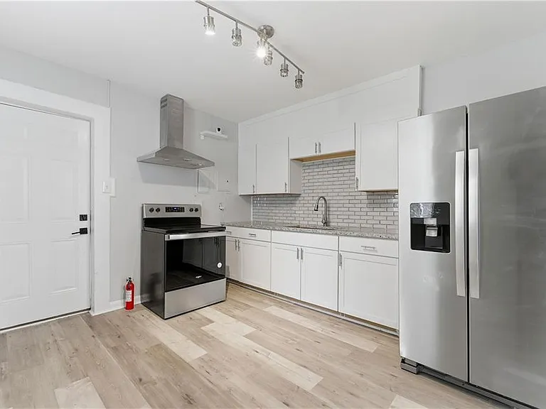 1307 Elizabeth Ave SW — Photo 7