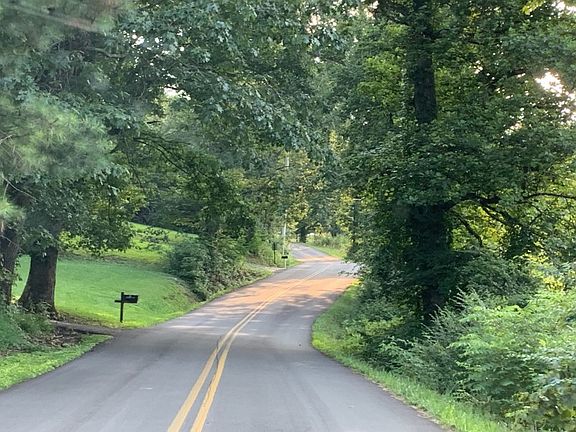 4th image of 420 Highland Dr