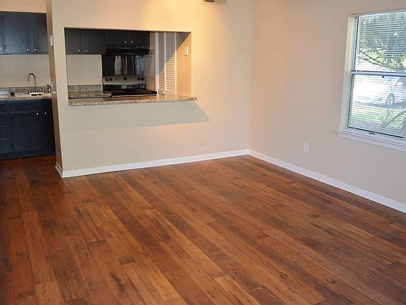 5th image of 1502 Club Pkwy