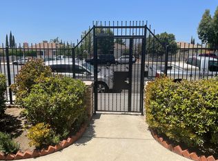 7904 Laurel Canyon Blvd UNIT 11, North Hollywood, CA 91605