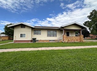 702 W 26th St #B, Kearney, NE 68845