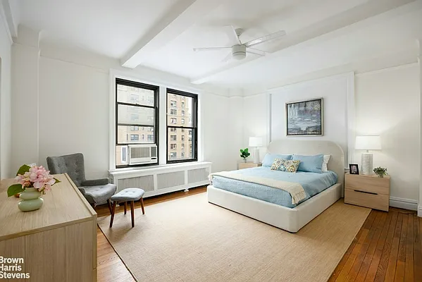 Bedroom, photo 1