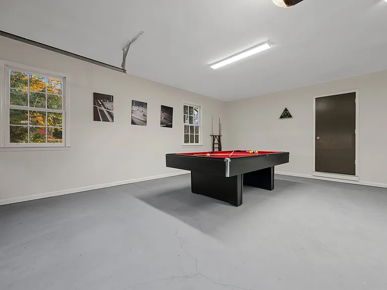 82 Vanessa Dr SE — Photo 13