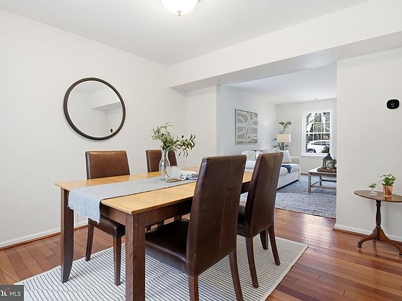 5th image of 394 Kings College Dr