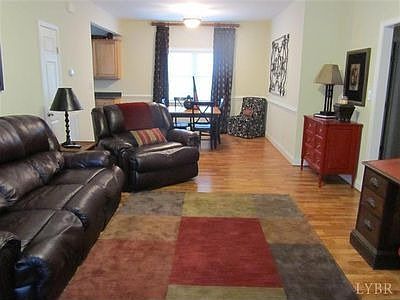 4th image of 379 Collington Dr