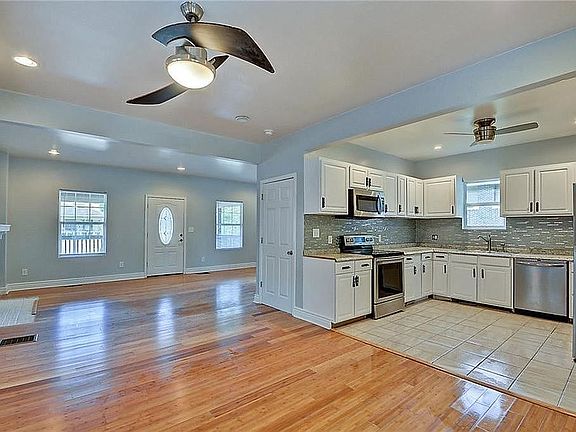 5th image of 3033 N Park Ave