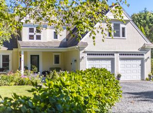 5 Aviators Ln, Sandwich, MA 02563