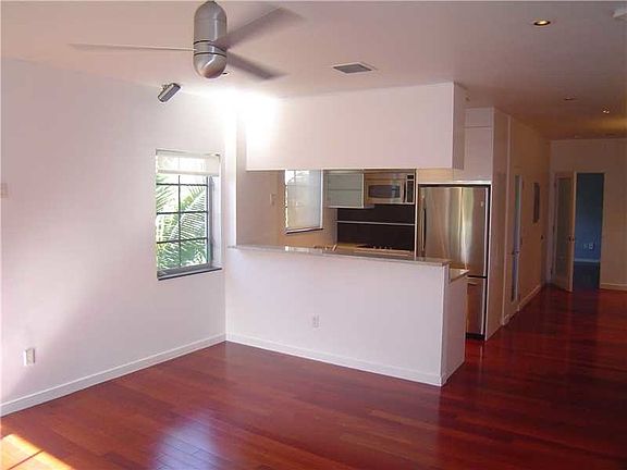 3rd image of 1035 15th St APT 15