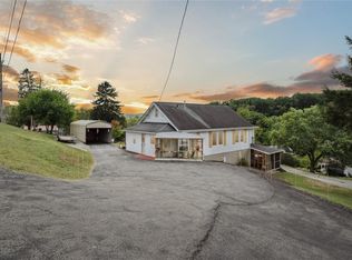 425 Cherry Ave, Houston, PA