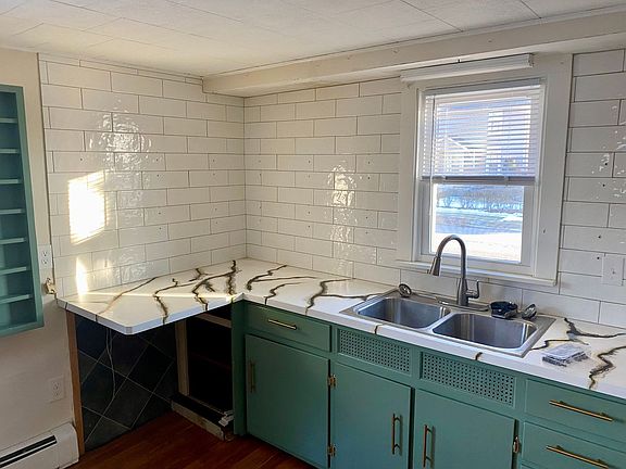 4th image of 3045 W Broadway