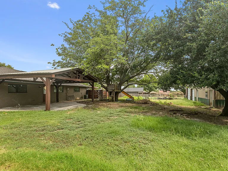 16740 Redbud Dr — Photo 22