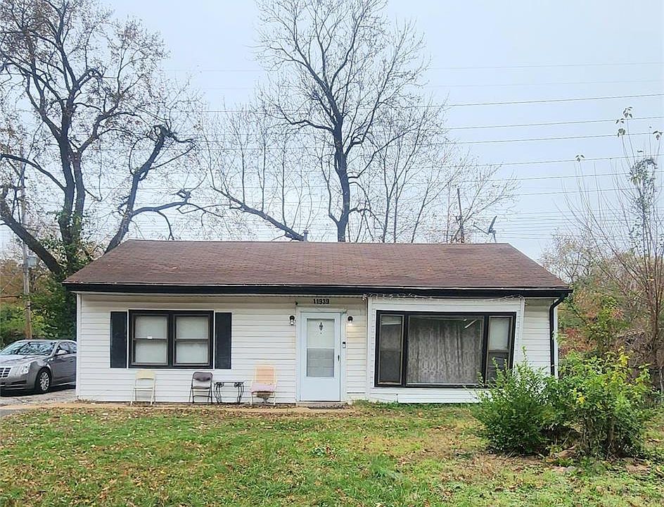 1st image of 11939 Bridgevale Ave