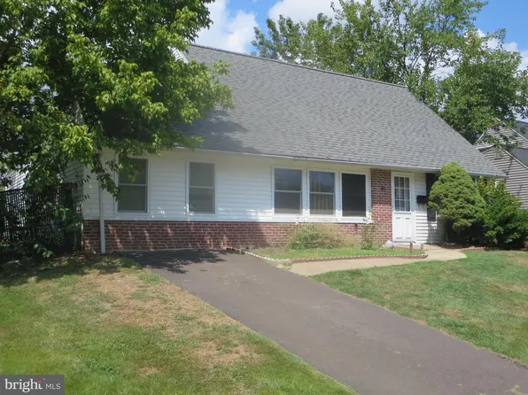 81 Indian Red Rd, Levittown, PA 19057