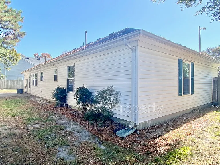 500 Windward Dr — Photo 20