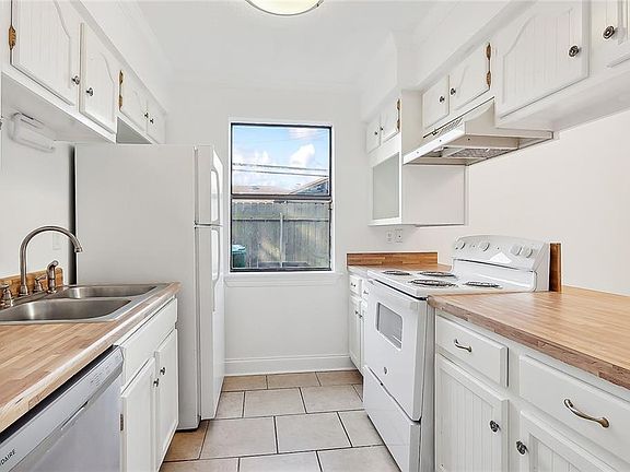 5th image of 901 Vouray Dr APT D