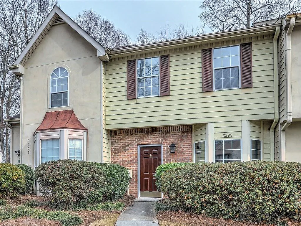2 bed, 2.5 bath, 1332 sqft, $2,100 — Photo 4