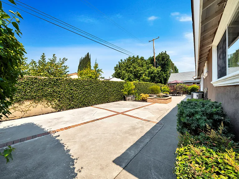 13341 Cromwell Dr — Photo 23