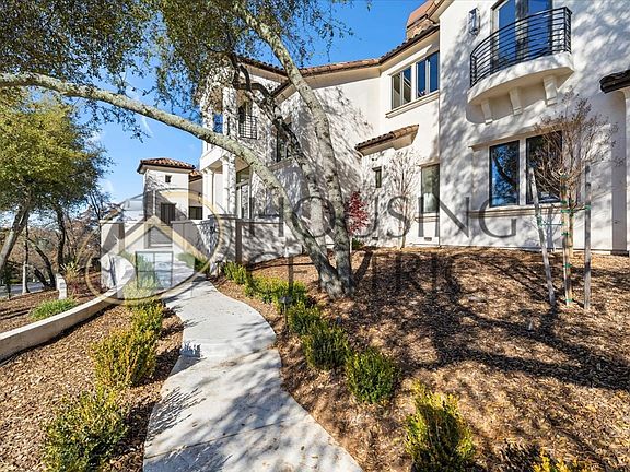 5th image of 3924 Greenview Dr