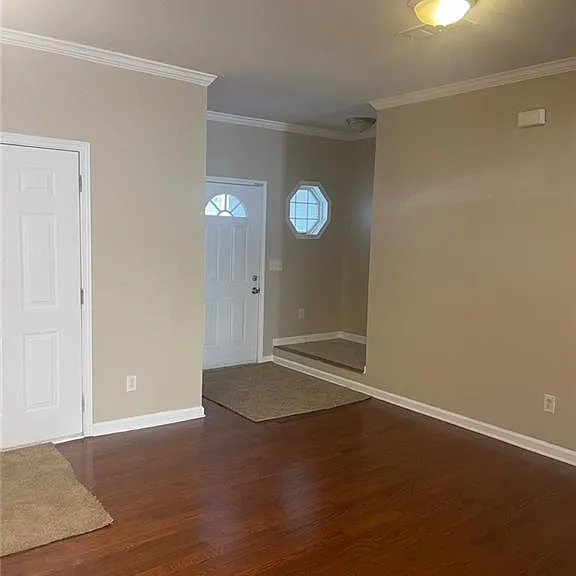 282 Village Dr — Photo 5
