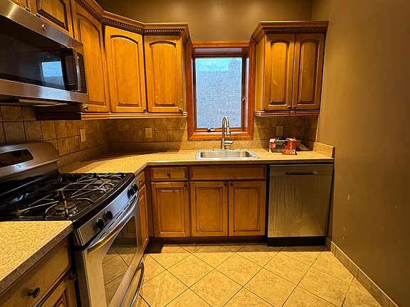 4th image of 7420 20th Ave #2R