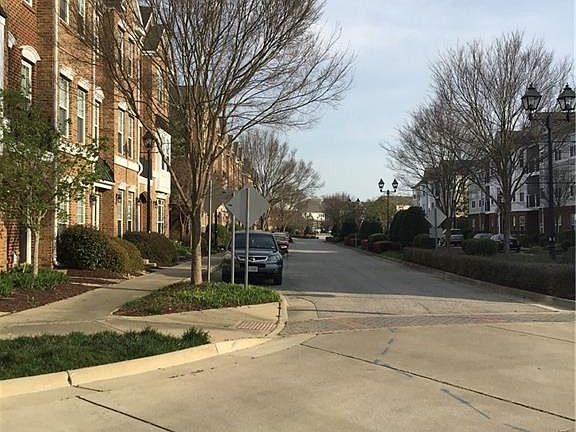 3rd image of 680 Claire Ln