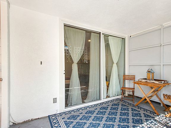 3rd image of 141 W Hillcrest Blvd APT 2