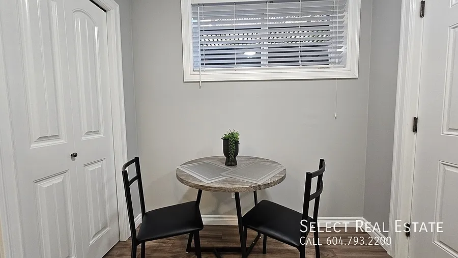 Studio, 300 sqft, $1,000 — Photo 3