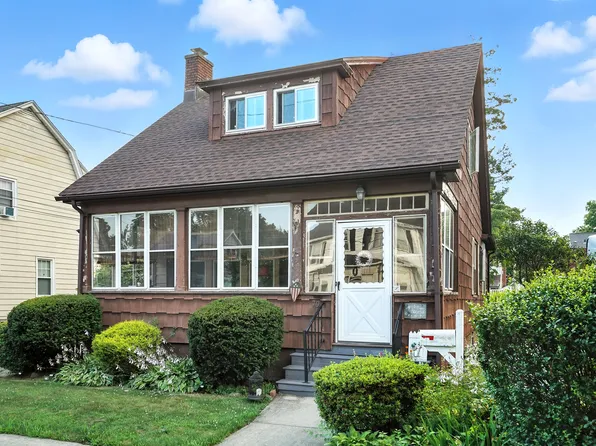 70 Glenbrook Avenue, Hamden, CT 06514