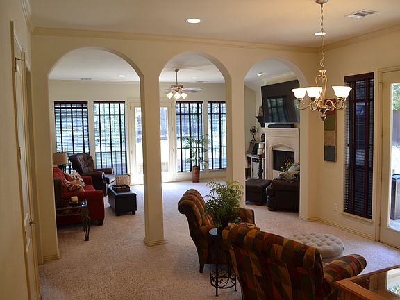 4th image of 1034 Shady Oaks Dr N