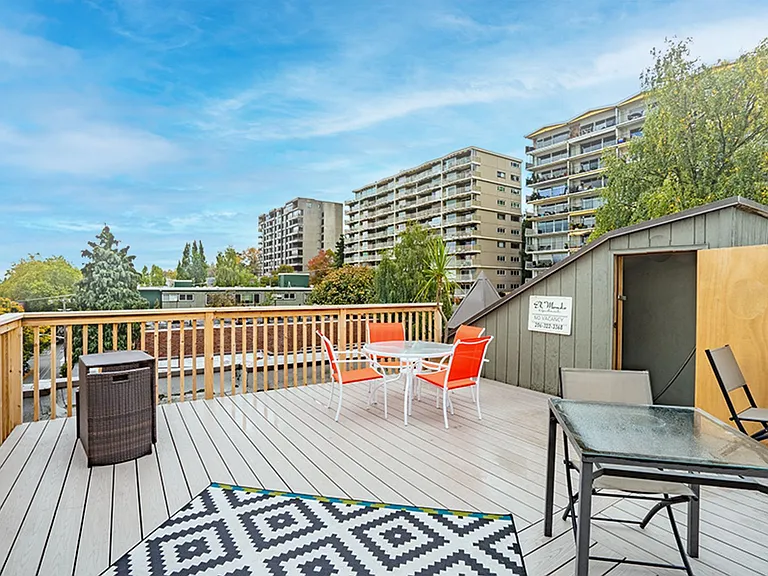 El Mondo Apartments — Photo 16