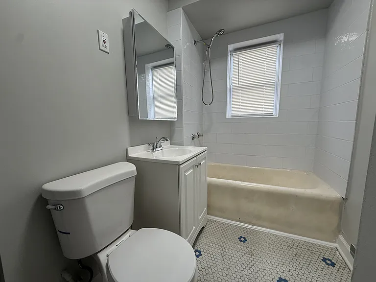 5102 Montana/2434-42 N. LeClaire — Photo 8