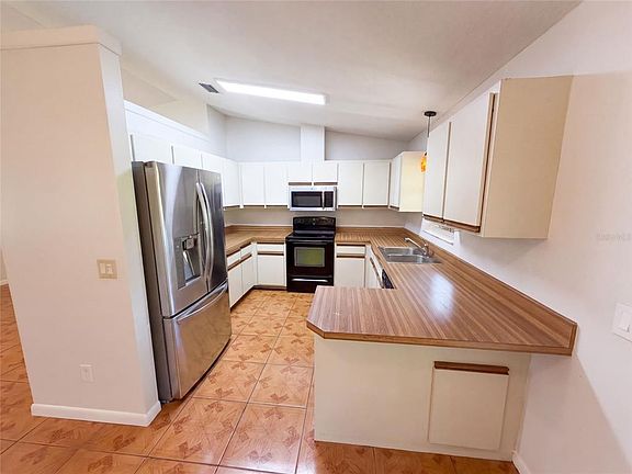2nd image of 1008 LYNBROOK STREET NW