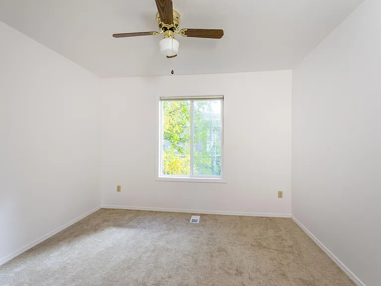 310 Ponderosa St — Photo 10