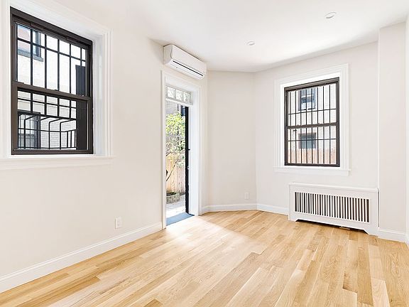 4th image of 16 W 76th St APT 1RW