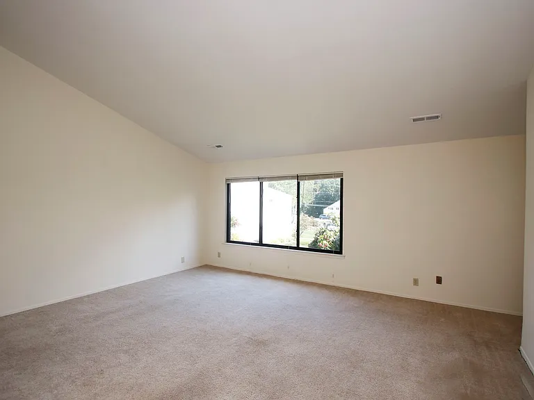 48 Lawson Ln #48 — Photo 12