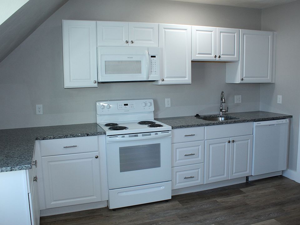 2nd image of 118 Chatham St #120