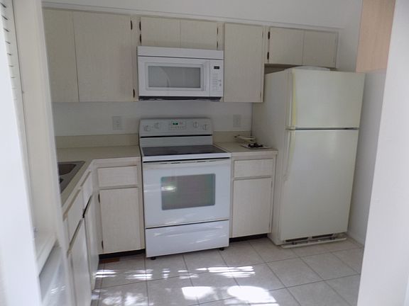 2nd image of 3158 Highlands Blvd