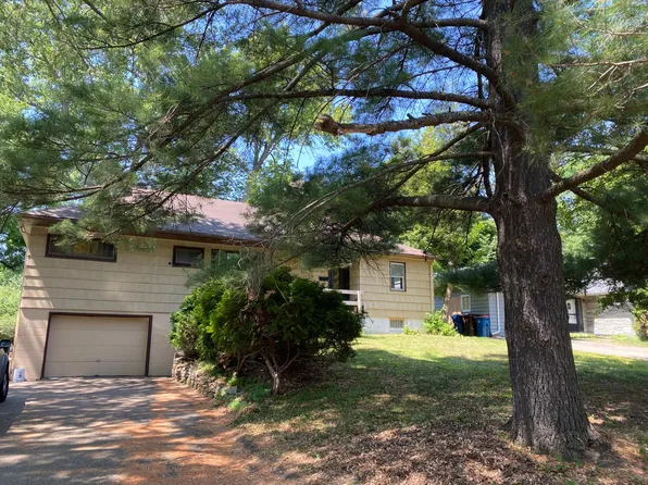 2417 Parkview Blvd, Golden Valley, MN 55422