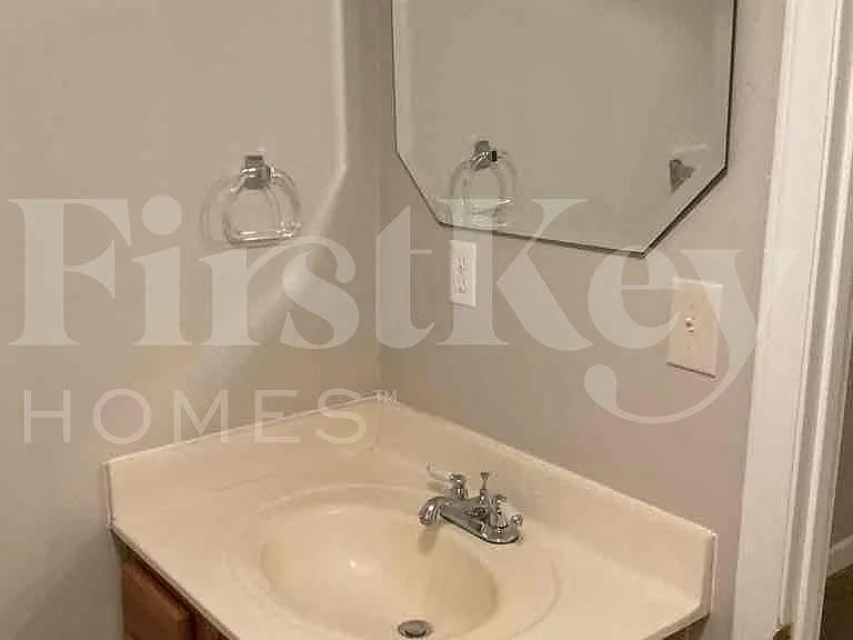 110 Longbridge Dr — Photo 10