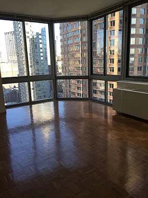 Rented by Chelsea Tower | media 18