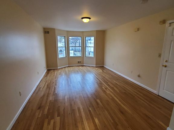 5th image of 235 12th Ave Floor 2