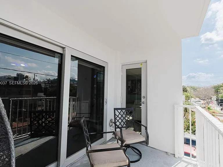 8000 Harding Ave #2B — Photo 9