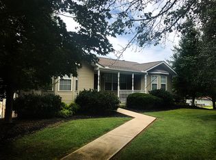 1385 Springview Cir, Seymour, TN 37865