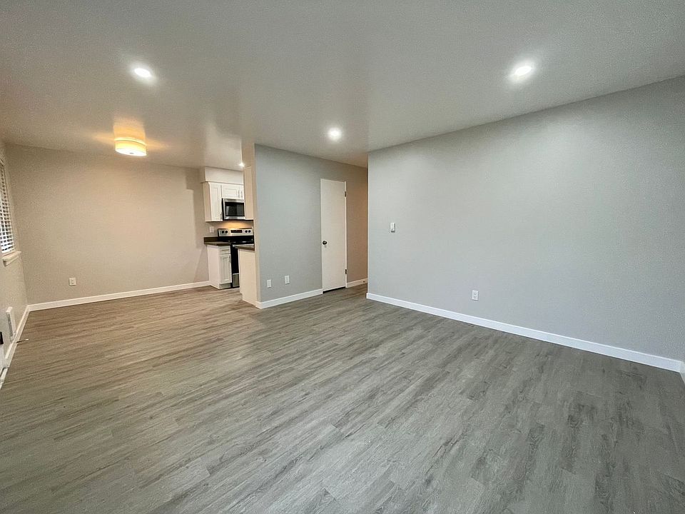 1st image of 801 W McGraw St Unit 2