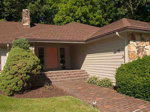 3rd image of 3829 Windward Pl